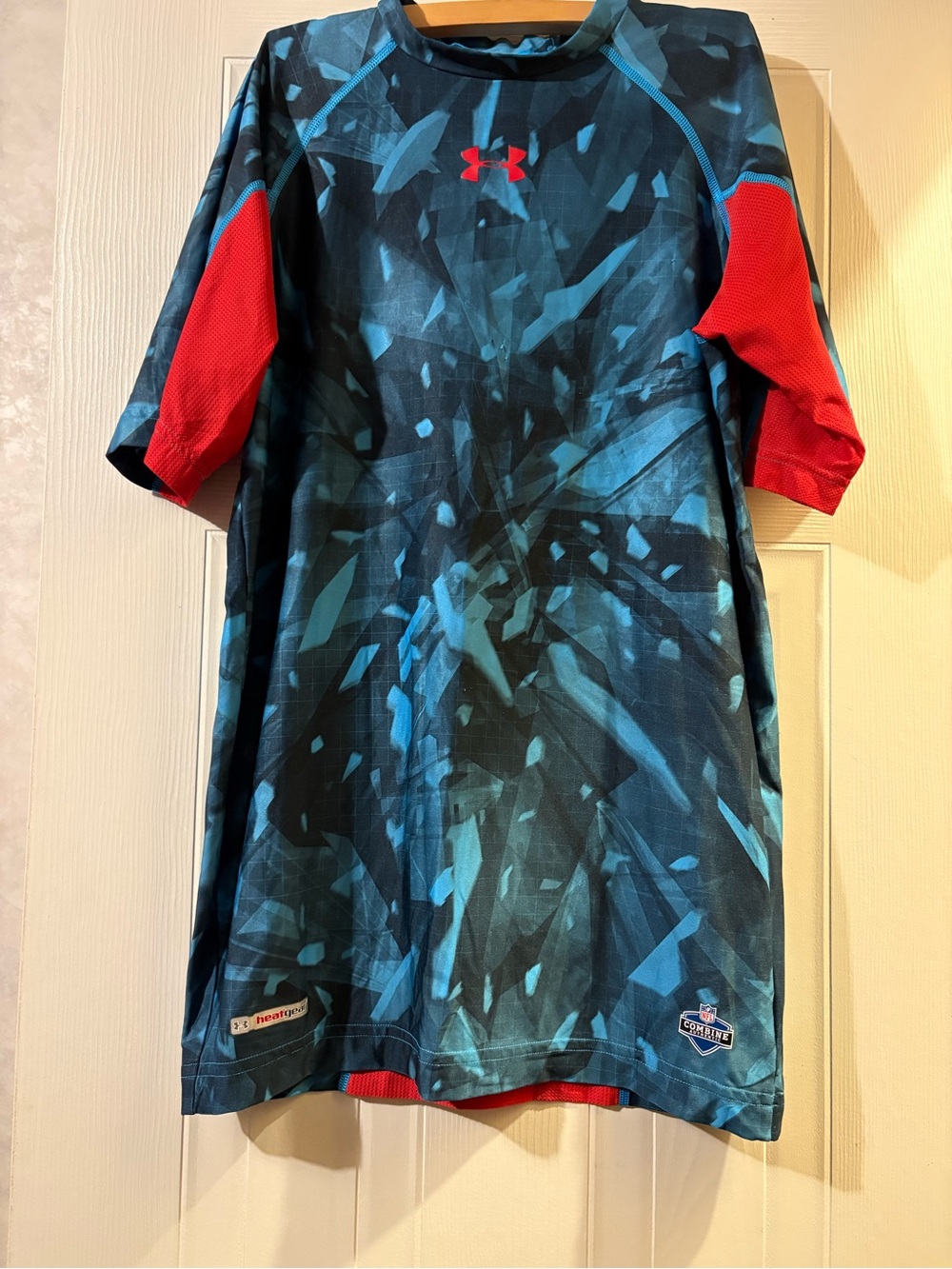 Under Armour Blue Graphic Short Sleeve Performance Tee with Red Accents